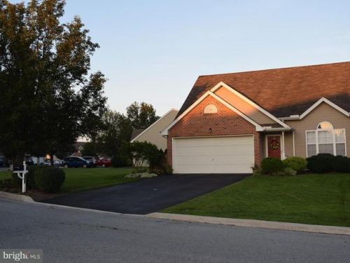 1533 Macintosh Way, Hummelstown, PA 17036-8730