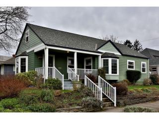 5905 Sacramento St, Portland OR  97213-4068 exterior