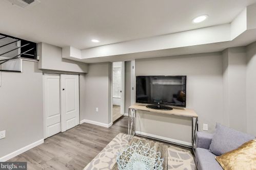 5506 C St, Washington DC  20019-6337 exterior