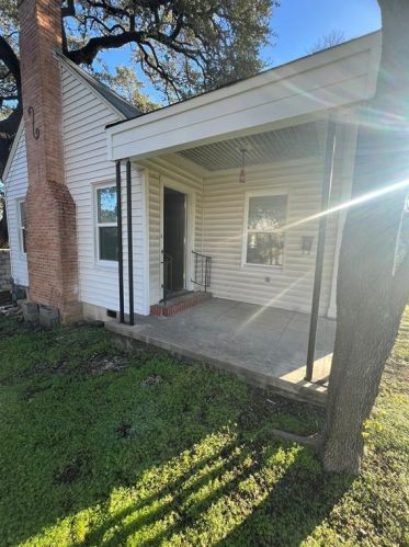 810 Dean Keeton St, Austin TX  78705-3202 exterior