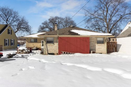 1210 104, Milwaukee WI 53214-3928 exterior