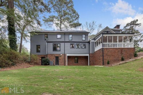 6160 Heards Creek Dr, Atlanta GA  30328-3635 exterior