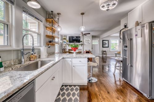 175 Pick Ave, Elmhurst IL 60126-3018 exterior