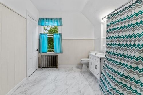 113 Oakland Ave, Providence RI 02908-3632 exterior