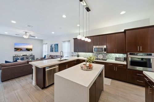 3324 Atlantic Cir, Naples FL 34119-8638 exterior