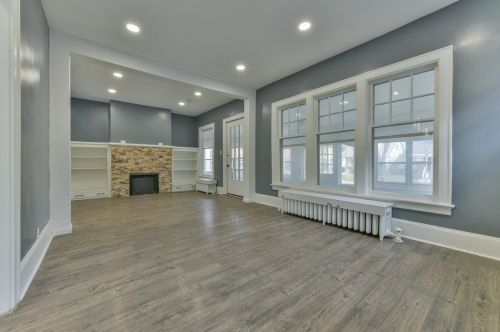 3531 Murray Ave, Milwaukee WI  53211-2525 exterior