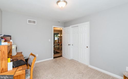 33 Vly Vw Dr, Hanover PA 17331-8307 exterior