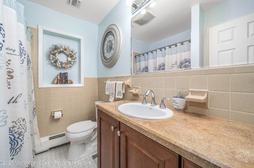 807 Bowline Dr, Lacey NJ 08731-3006 exterior