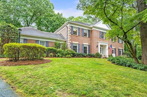 4247 Harrogate Dr, Atlanta, GA 30327-3624