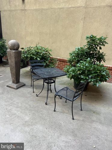 710 2nd St, Philadelphia PA  19123-3402 exterior