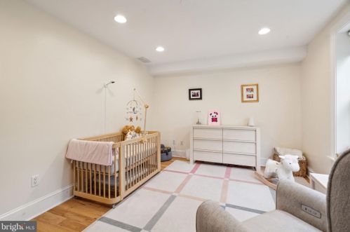 128 Bainbridge St, Philadelphia PA  19147-2402 exterior