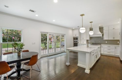 62 Dale Dr, Chatham Township NJ  07928-1639 exterior