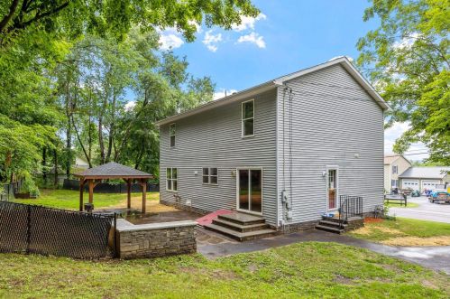 465 Josiah Bartlett Rd, Concord NH 03301-5919 exterior