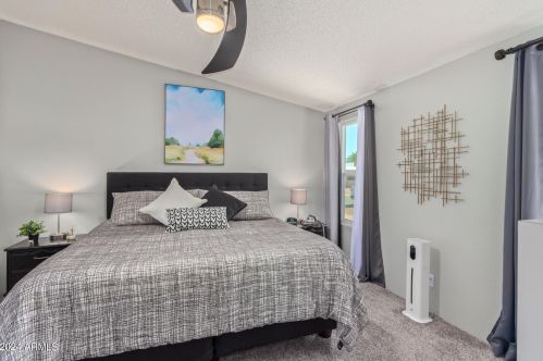 8936 Lakeview Dr, Chandler AZ 85248-6917 exterior