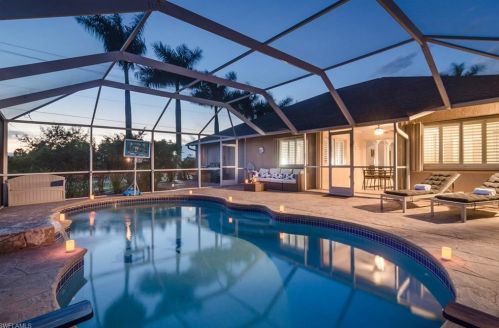 4 Colonial Dr, Naples FL 34112-7317 exterior