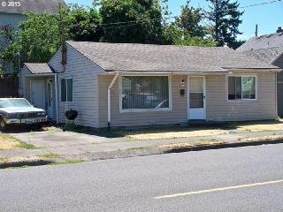 8024 Fremont St, Portland, OR 97213-7126