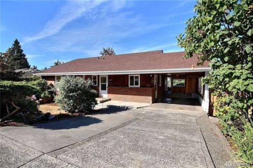 6027 36th Ave, Seattle, WA 98115-7401