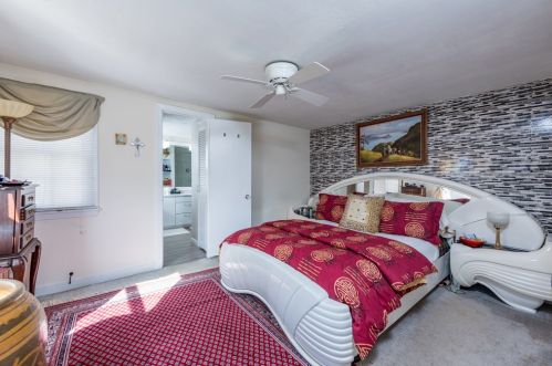 2440 Lewis Ave, Waukegan IL 60087-3056 exterior