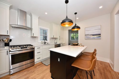 2210 Oklahoma Ave, Milwaukee WI  53207-2924 exterior