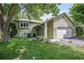 881 Curry Trl, Saint Paul, MN 55123-1983