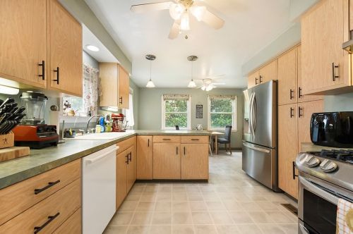 1611 Hillsdale Ave, Pittsburgh PA 15216-1822 exterior