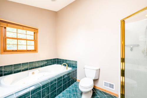 402 Lk St, Berrien Springs MI 49103-1220 exterior