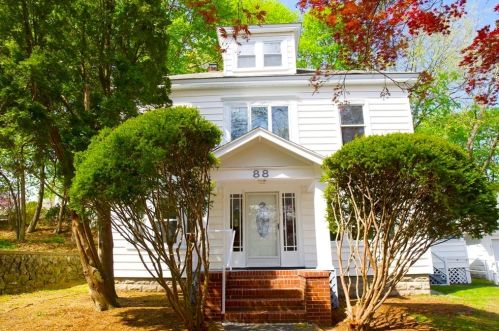 88 Weybossett St, Methuen, MA 01844-1534
