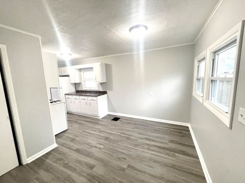 1246 Hollywood St, Grand Rapids MI 49505-3879 exterior