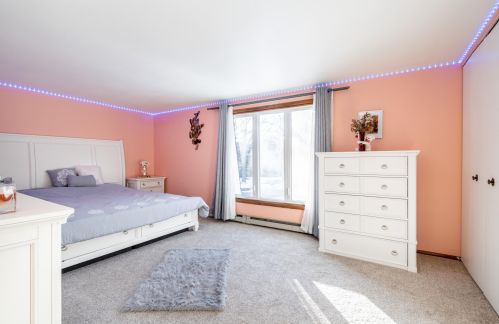 5135 Camelot Ln, Milwaukee WI 53221-3121 exterior