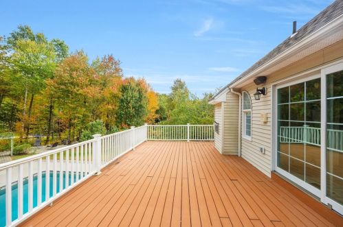 291 Three Rivers Rd, Wilbraham MA 01095-1224 exterior