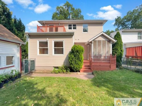 37 Carpenter Pl, Metuchen NJ 08840-2521 exterior