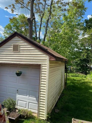 225 Main St, Bound Brk NJ 08805-1837 exterior