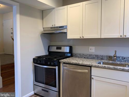 5572 Burnside Dr, Rockville, MD 20853-2460