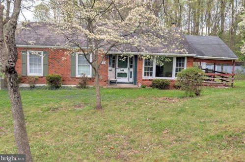 812 Mennonite Rd, Limerick PA 19468-3210 exterior