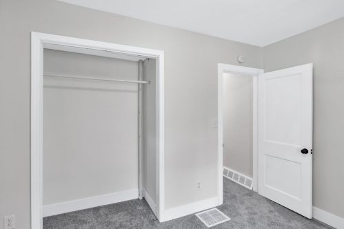 5024 Westnedge Ave, Kalamazoo MI 49004-3071 exterior