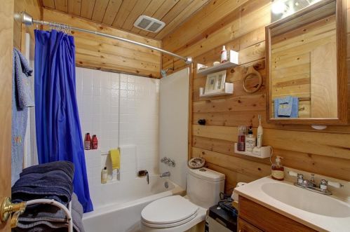 302 Reading St, Folsom CA 95630-3028 exterior