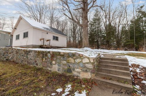 305 Pne St, Big Rapids MI 49307-1361 exterior