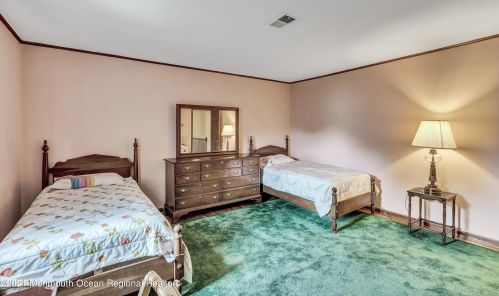 600 Edgemere Dr, Red Bank NJ 07711 exterior