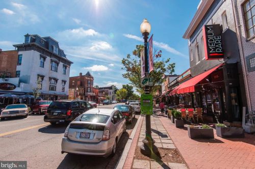 104 7th St, Washington DC  20003-1212 exterior