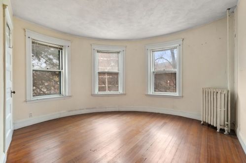 65 Pleasant St, Brookline MA 02446-3723 exterior