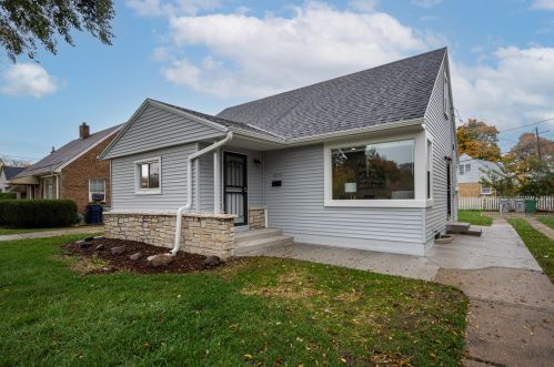 4210 Congress St, Milwaukee WI  53209-5836 exterior