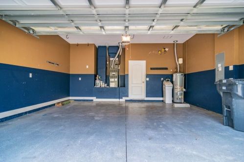 8028 Hampton Lake Dr, Tampa FL  33647-3558 exterior