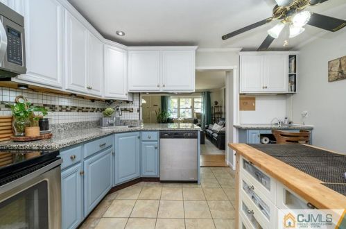 126 Park Ave, Iselin NJ 08830-2303 exterior