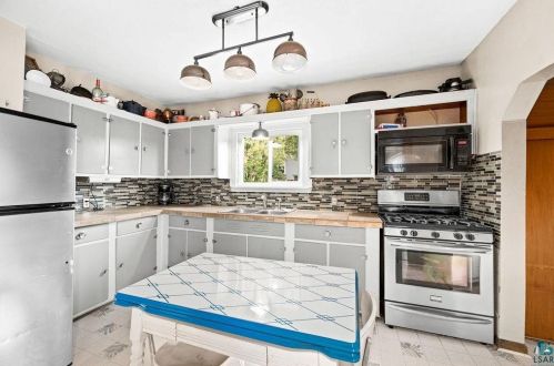 517 71 Ave, Duluth MN 55807-1844 exterior