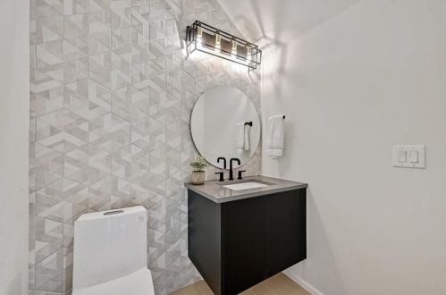 1807 Collier St, Austin TX 78704-2911 exterior