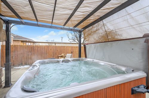 10220 Homan Ave, Chicago IL 60655-3510 exterior