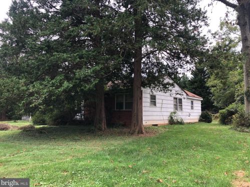 7000 Garrett Rd, Rockville, MD 20855-1552