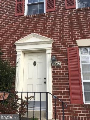 9062 Pickwick Village Ter, Silver Spring, MD 20901-3882