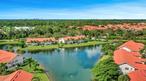 5025 Cedar Springs Dr, Naples FL 34110-2326 exterior