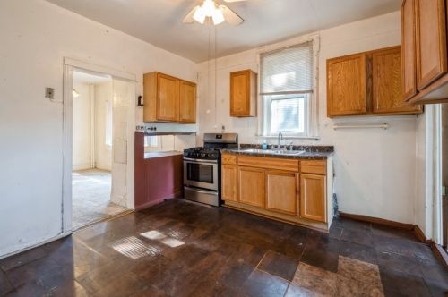 8116 Vincennes Ave, Chicago IL 60620-2619 exterior